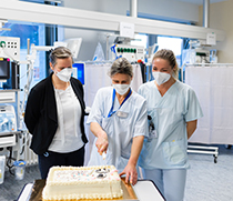 Die Eröffnung der neuen Station wurde mit Kuchen gefeiert